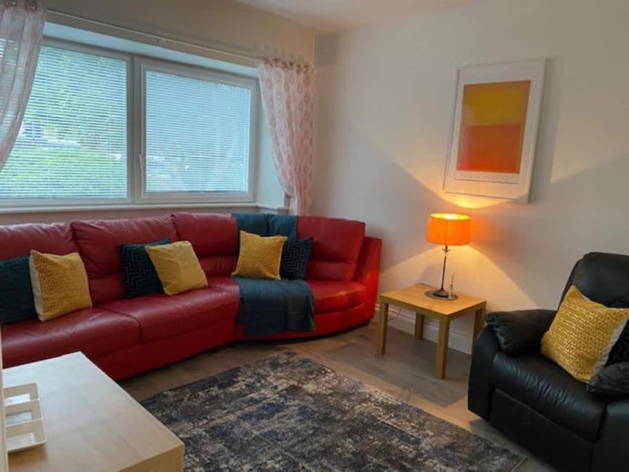 Location, Location - Modern 2 Bed Apt In Killarney Exterior foto